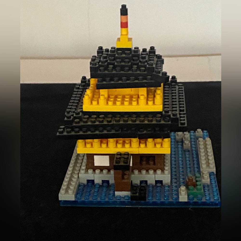 LEGO Architecture Pagoda Mini-Building Block Set - Some pieces missing - Picture 2 of 4